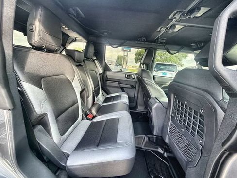 Used 2024 Ford Bronco Big Bend w/ Sasquatch Package AWD/4WD image 25