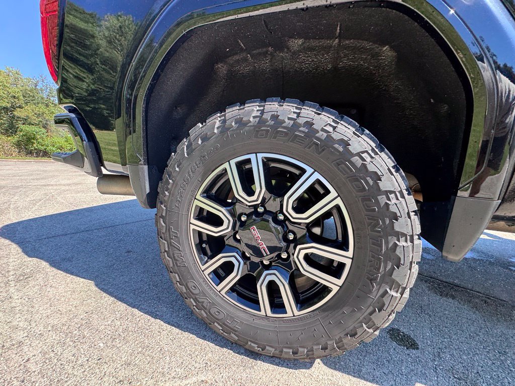 Used 2023 GMC Sierra 2500 AT4 w/ AT4 Premium Plus Package AWD/4WD image 19