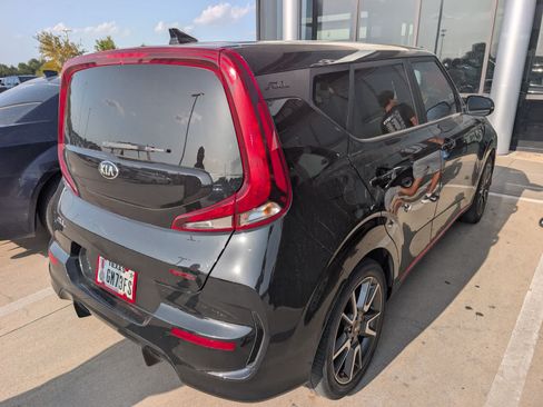 Used 2021 Kia Soul GT-Line FWD image 3