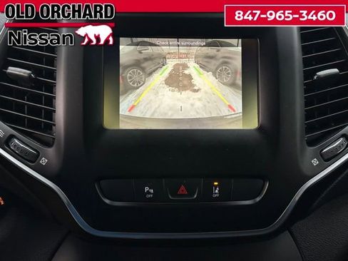 Used 2021 Jeep Cherokee Altitude image 13