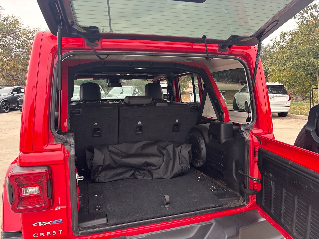 Used 2021 Jeep Wrangler Unlimited Sahara w/ Safety Group AWD/4WD image 10