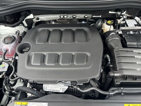 New 2026 Volkswagen Tiguan SE AWD/4WD image 17