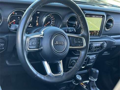Used 2023 Jeep Gladiator Overland image 19