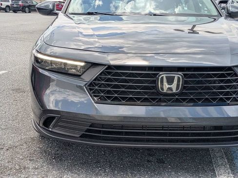 Used 2023 Honda Accord EX image 9