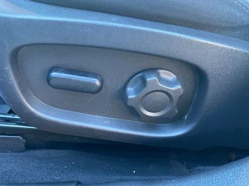 Used 2010 Ford Taurus SEL FWD image 25