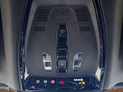 New 2026 Cadillac Lyriq Premium Luxury w/ LPO, Floor Liner Package AWD/4WD image 23