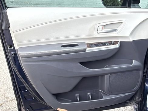 Used 2021 Toyota Sienna XLE image 18