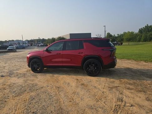 Used 2026 Chevrolet Traverse RS FWD image 5
