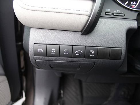 Used 2019 Toyota Camry XLE w/ Driver Assist Package image 30