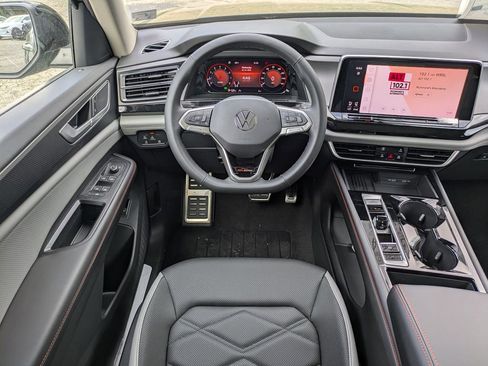 New 2026 Volkswagen Atlas Peak Edition AWD/4WD image 15