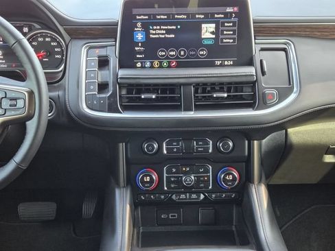 Used 2021 Chevrolet Tahoe High Country w/ Premium Package AWD/4WD image 14