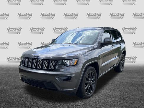 Used 2019 Jeep Grand Cherokee Altitude RWD image 5