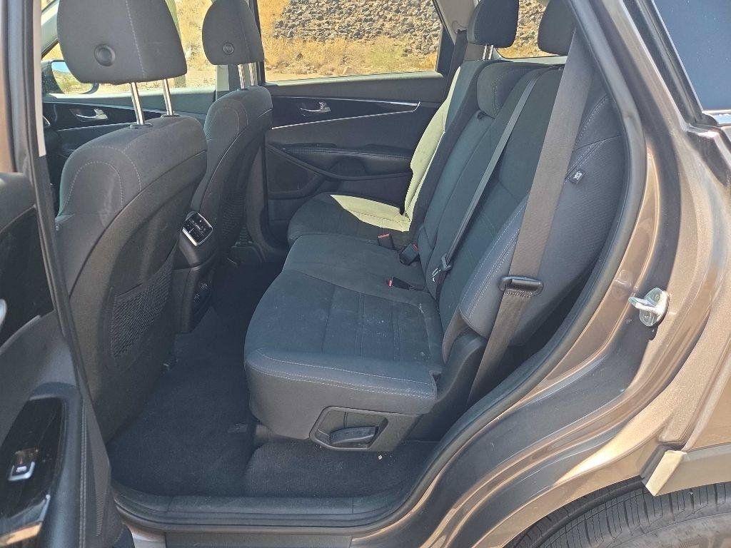 Used 2019 Kia Sorento FWD image 18