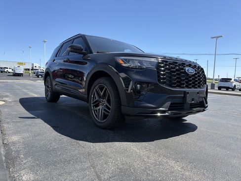 New 2026 Ford Explorer ST-Line AWD/4WD image 5