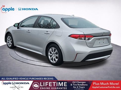 Used 2021 Toyota Corolla LE image 7