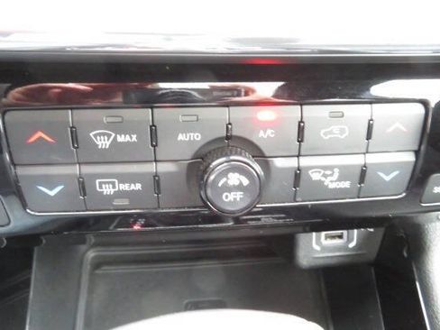 Used 2022 Jeep Compass Limited w/ (RED) Package AWD/4WD image 27