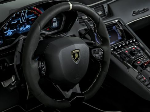 Used 2021 Lamborghini Aventador SVJ AWD/4WD image 20