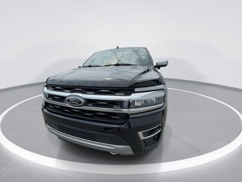 Used 2024 Ford Expedition Platinum AWD/4WD image 3