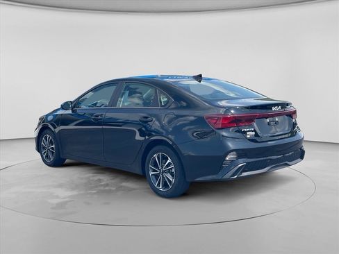 Used 2024 Kia Forte LXS FWD image 5