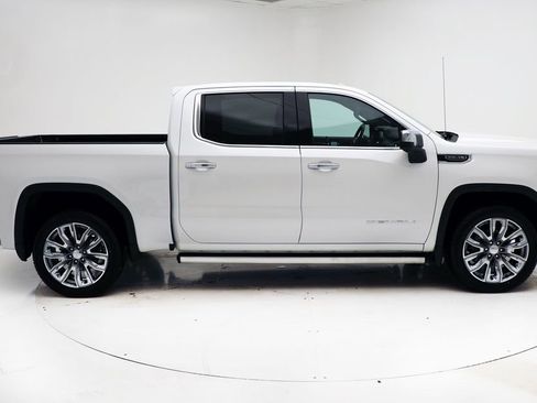 Used 2022 GMC Sierra 1500 Denali w/ Denali Reserve Package AWD/4WD image 3
