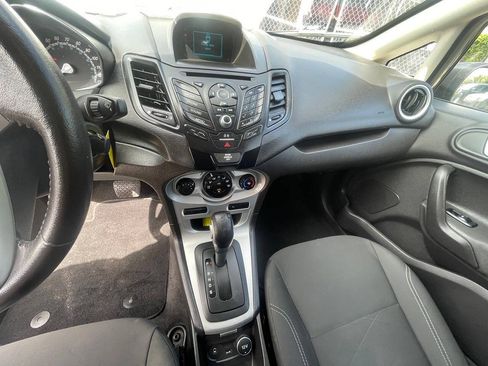 Used 2016 Ford Fiesta SE FWD image 8