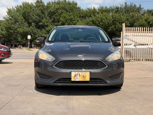 Used 2016 Ford Focus SE FWD image 4