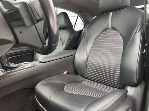 Used 2021 Toyota Camry SE FWD image 14