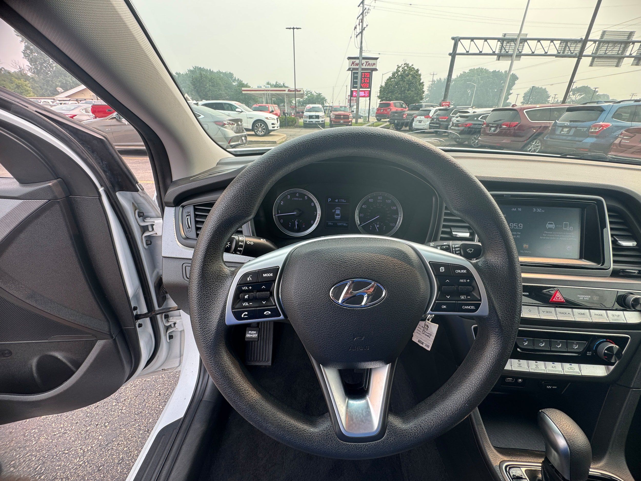 Used 2018 Hyundai Sonata SE FWD image 8
