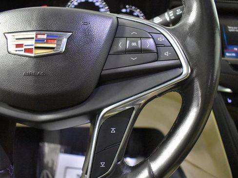 Used 2018 Cadillac XT5 Luxury w/ Driver Awareness Package image 17