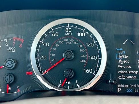 Certified 2022 Toyota Corolla Cross L AWD/4WD image 19