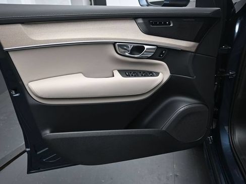 New 2026 Volvo XC90 T8 Plus w/ Protection Package Premier AWD/4WD image 20