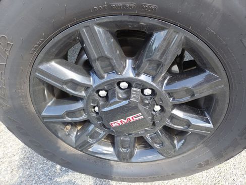 Used 2025 GMC Sierra 2500 AT4 w/ AT4 Premium Plus Package AWD/4WD image 18