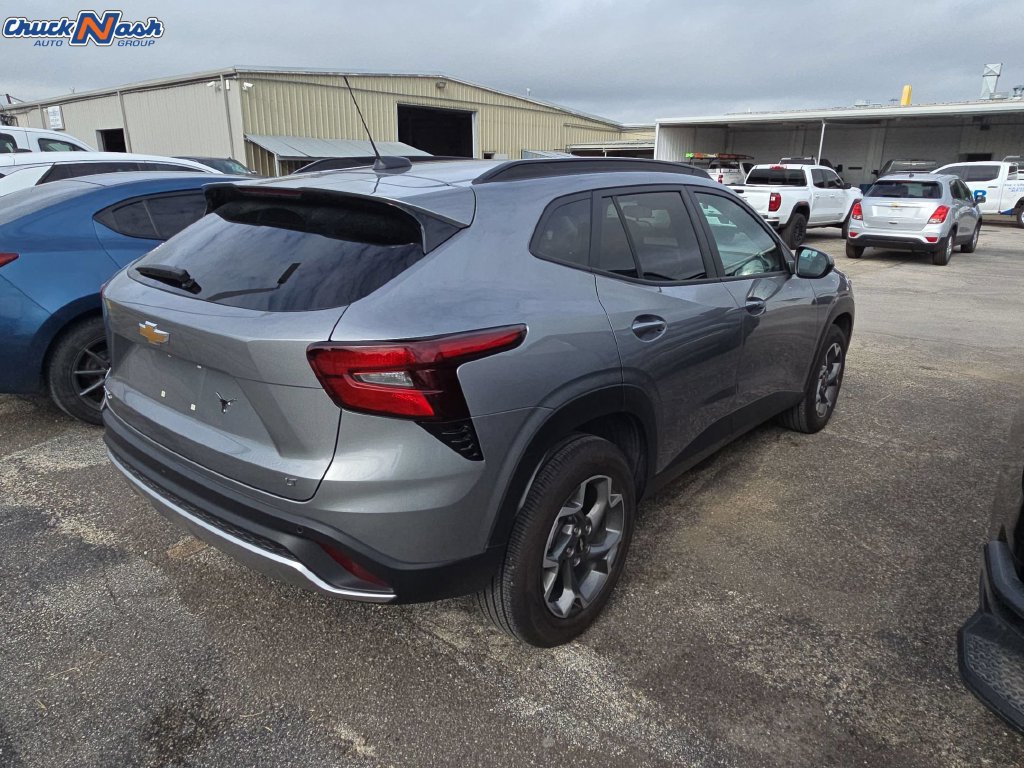 Used 2025 Chevrolet Trax LT w/ Driver Confidence Package FWD image 6