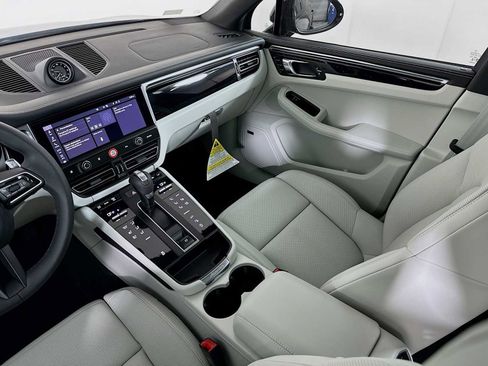 New 2025 Porsche Macan image 25