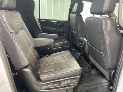 Certified 2025 Chevrolet Suburban High Country image 22