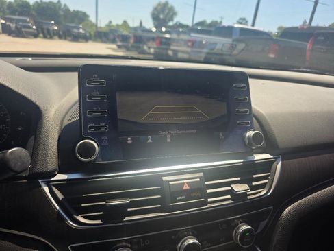 Used 2018 Honda Accord EX-L image 17