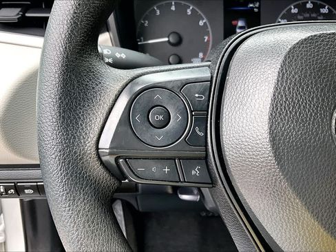Used 2025 Toyota Corolla LE FWD image 22