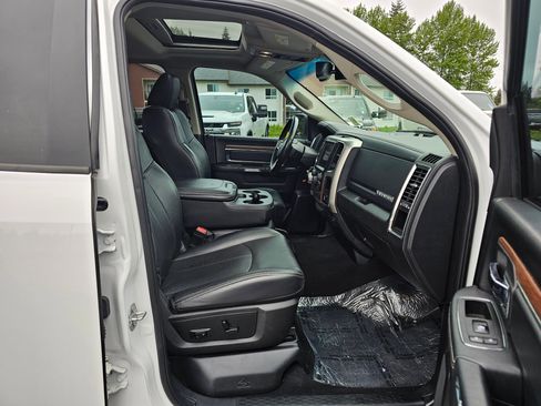 Used 2018 RAM 1500 Laramie AWD/4WD image 34