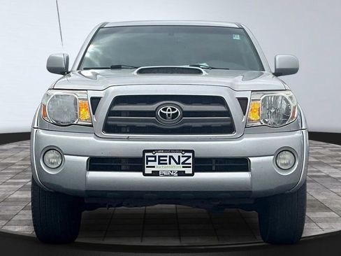 Used 2010 Toyota Tacoma 4x4 Access Cab V6 image 2