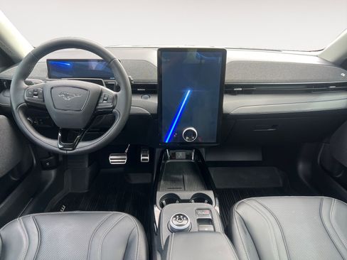 Used 2021 Ford Mustang Mach-E Premium image 11