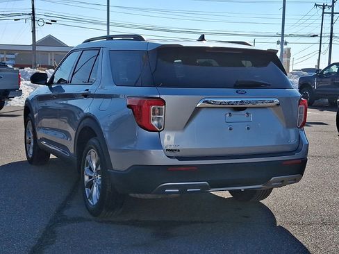 Certified 2022 Ford Explorer XLT w/ Equipment Group 202A image 8