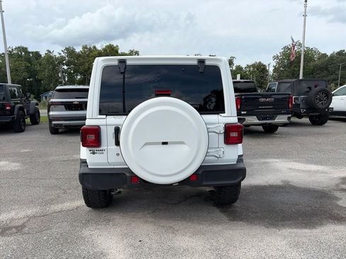 Used 2018 Jeep Wrangler Unlimited Sahara w/ Dual Top Group AWD/4WD image 6