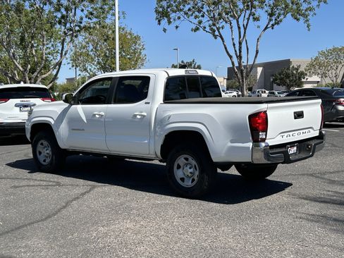 Used 2020 Toyota Tacoma SR5 RWD image 3