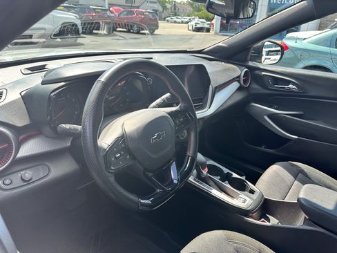 Certified 2024 Chevrolet Trax RS w/ Driver Confidence Package FWD image 9