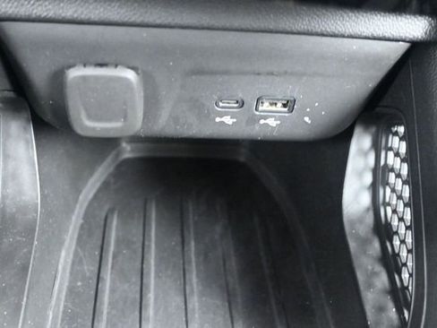 Used 2024 Chevrolet TrailBlazer LT FWD image 28