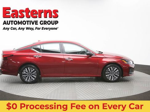 Used 2025 Nissan Altima 2.5 SV FWD image 44