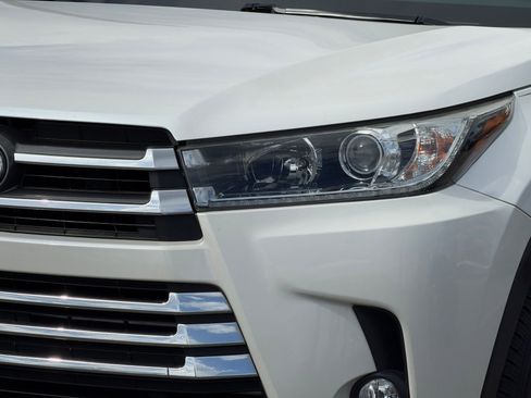 Used 2017 Toyota Highlander Limited w/ Protection Package #3 image 11
