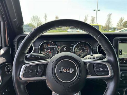 Used 2021 Jeep Wrangler Unlimited Sahara AWD/4WD image 16