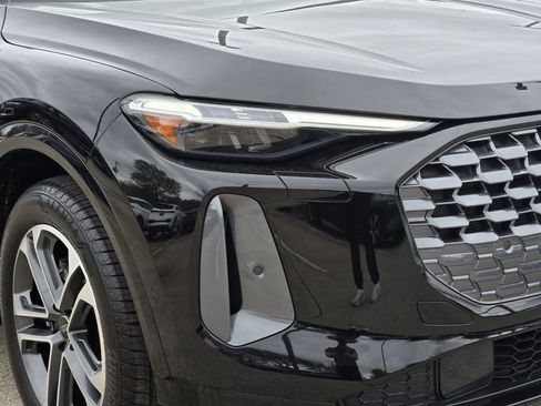 Certified 2025 Audi Q5 Prestige image 12