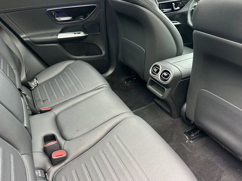 Used 2025 Mercedes-Benz GLC 350e 4MATIC image 30